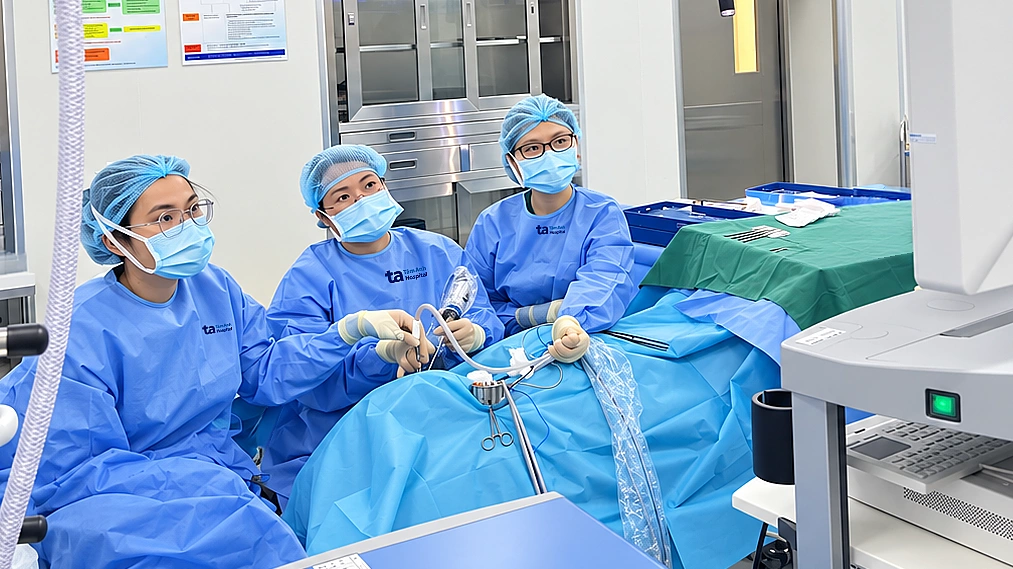 豪州からの帰国者、ベトナムで鼓膜形成手術に成功