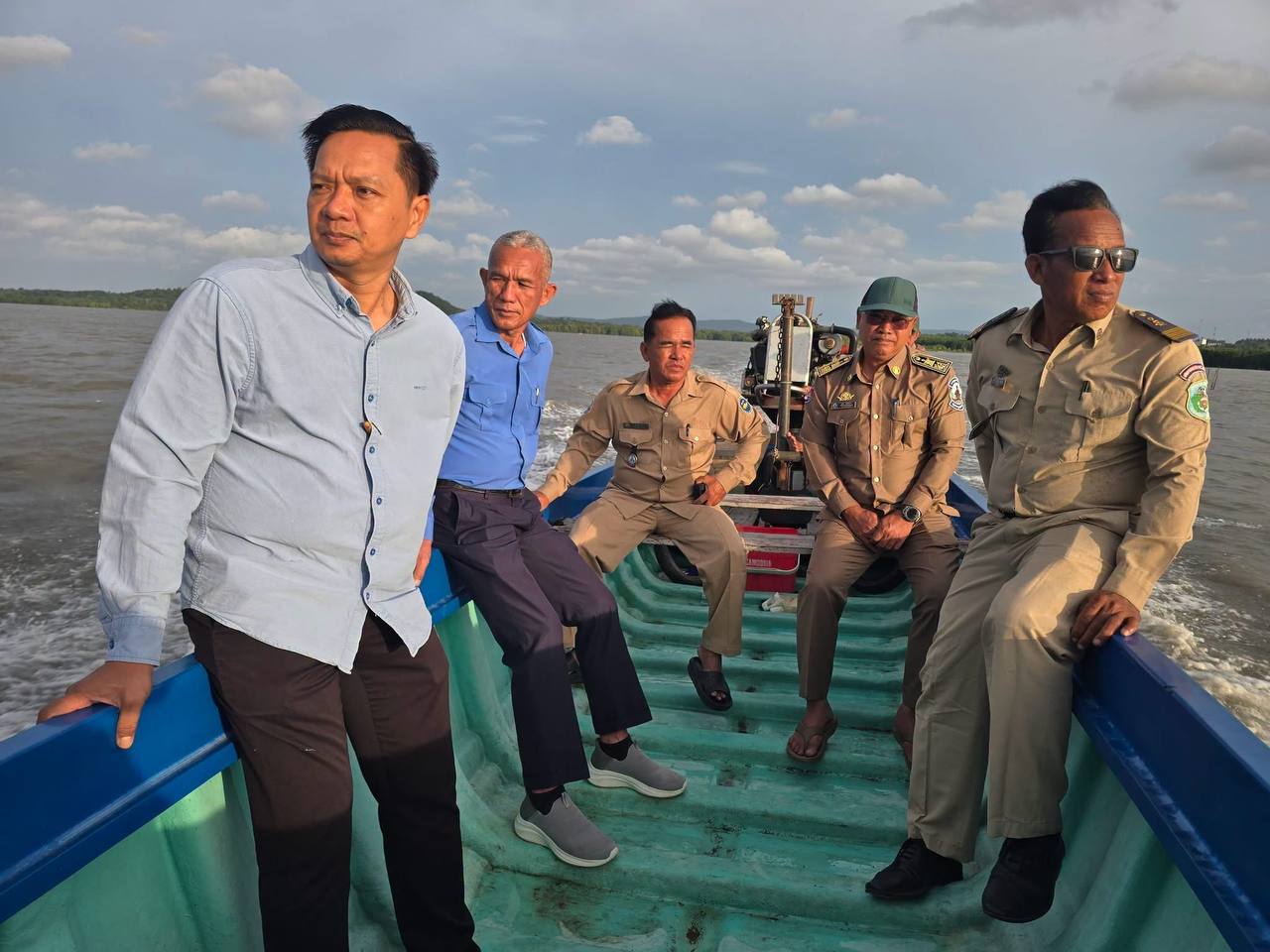 Cambodia Seizes Over 500kg of Illegal Baby Fish Smuggled Abroad