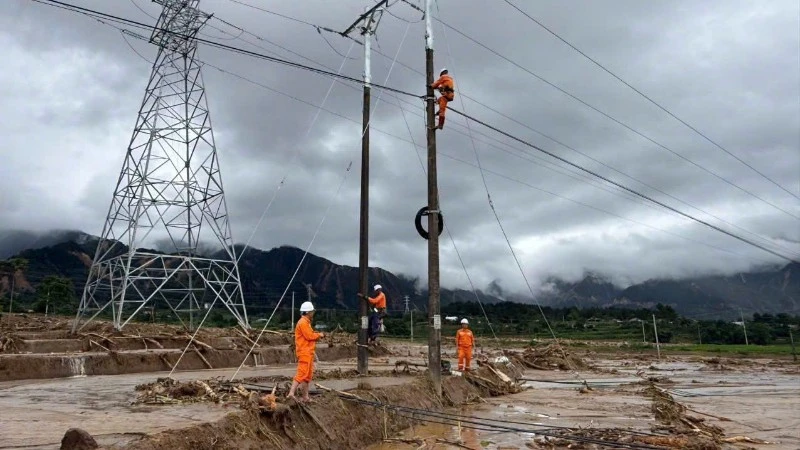 Lai Châu Power Company Restores Electricity to Flood-Affected Areas in Muong Than