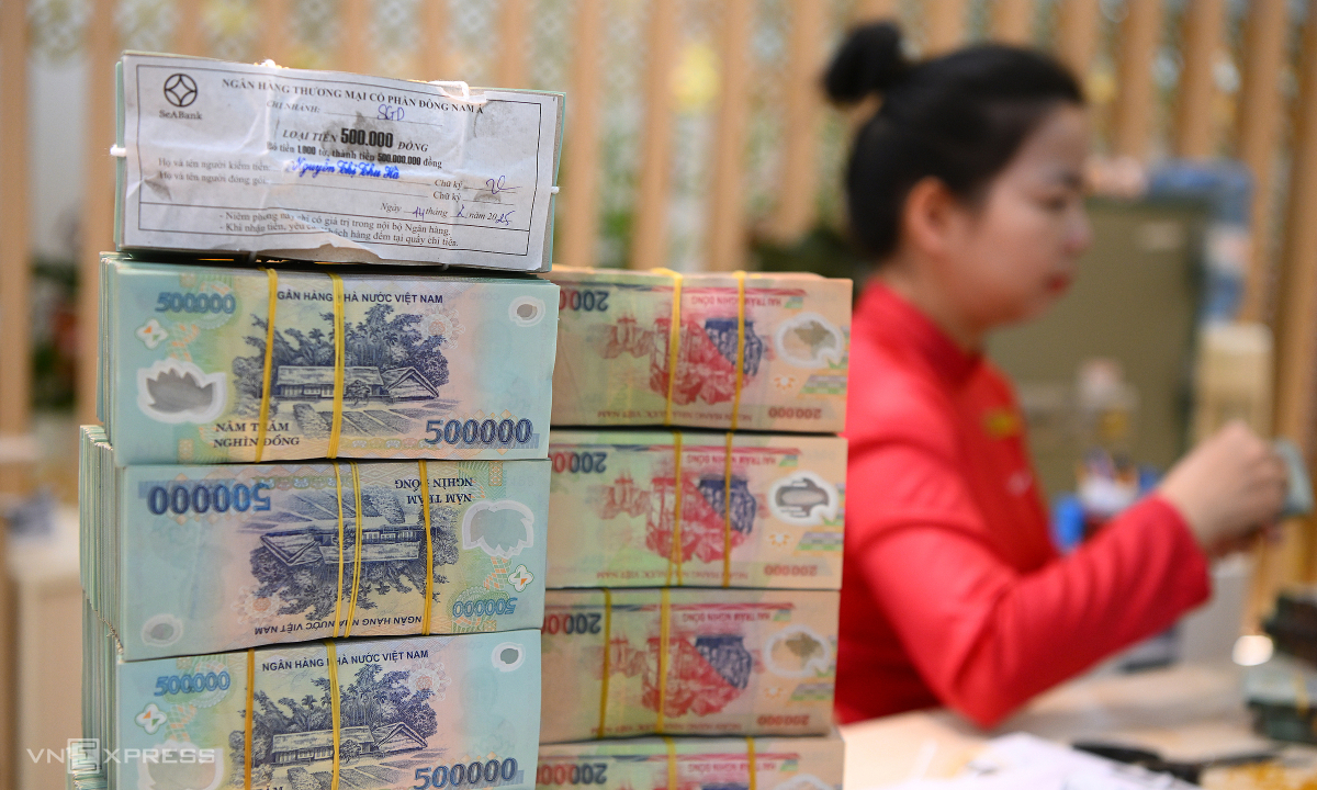 Vietnam Banks See Deposit Rate Decline Amid Central Bank Push for Lower Lending Rates