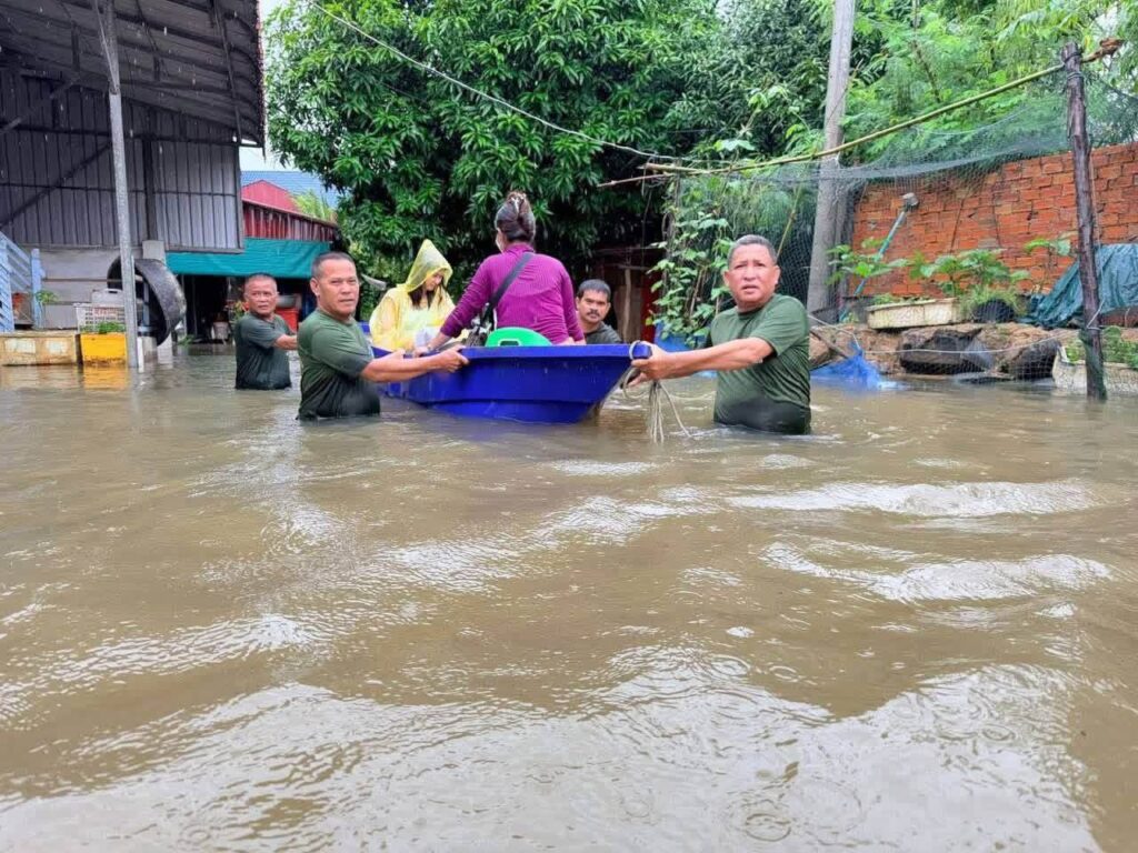 Poipet City Flooded by Heavy Rains and Water from Thailand, 850 Families Evacuated