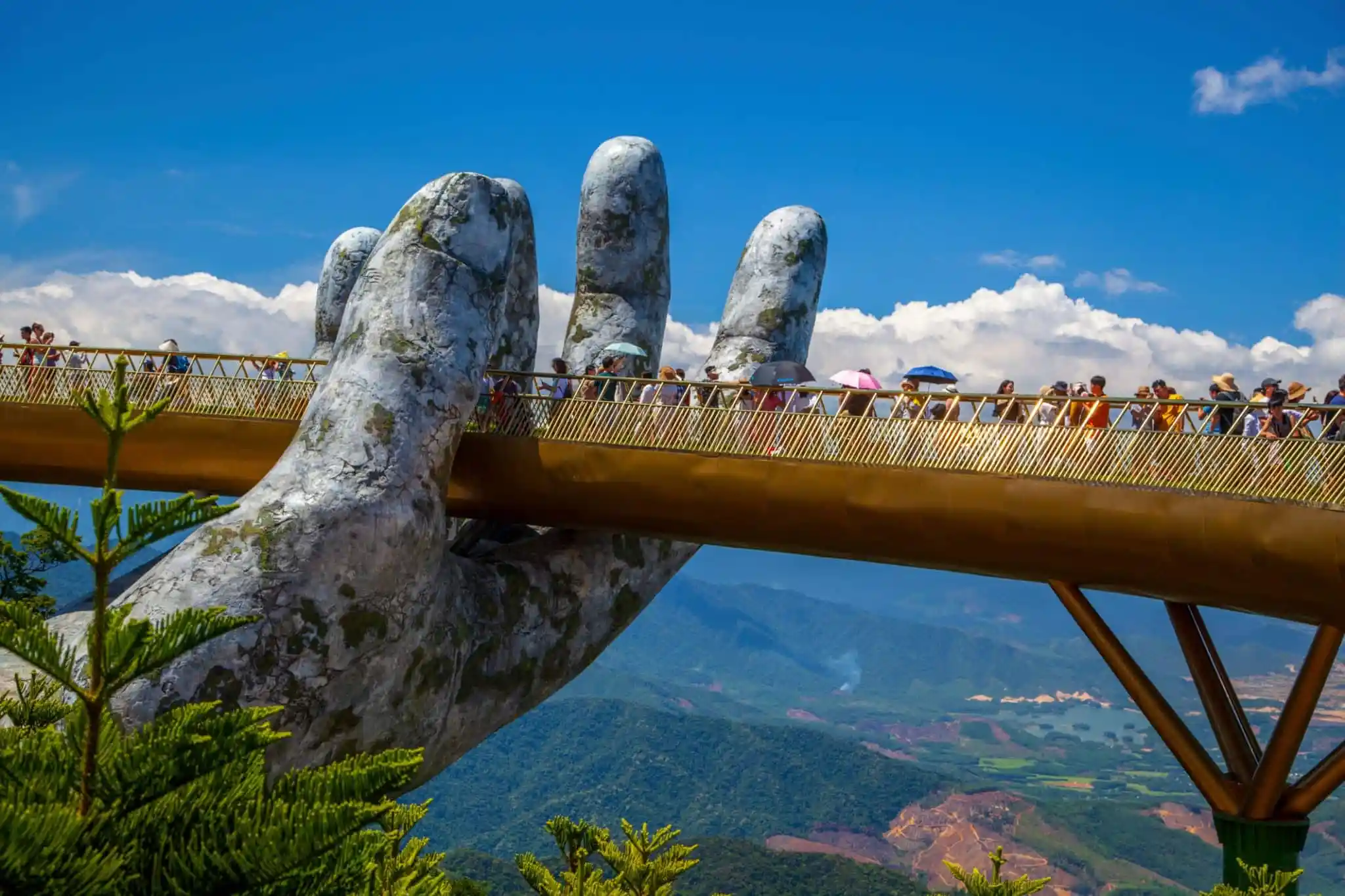 Vietnam Tourism Boom: 13.9 Million Visitors Flock to the Country in Early 2026