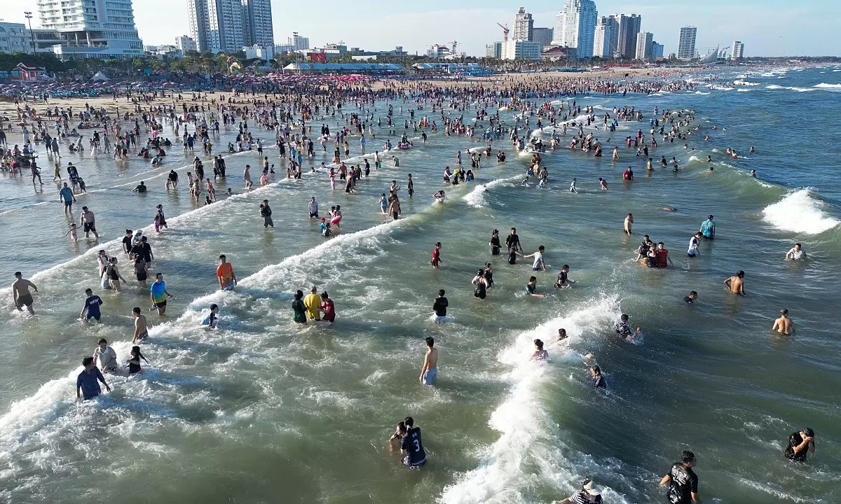 Vietnam's Popular Beach Escapes for Hot Weather Near Hanoi and HCMC