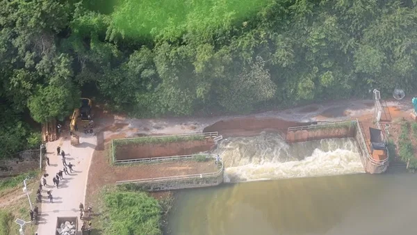 Rayong Governor Surveys Flood Situation, Inspects Khlong Raok Reservoir Ahead of Local Aid Efforts