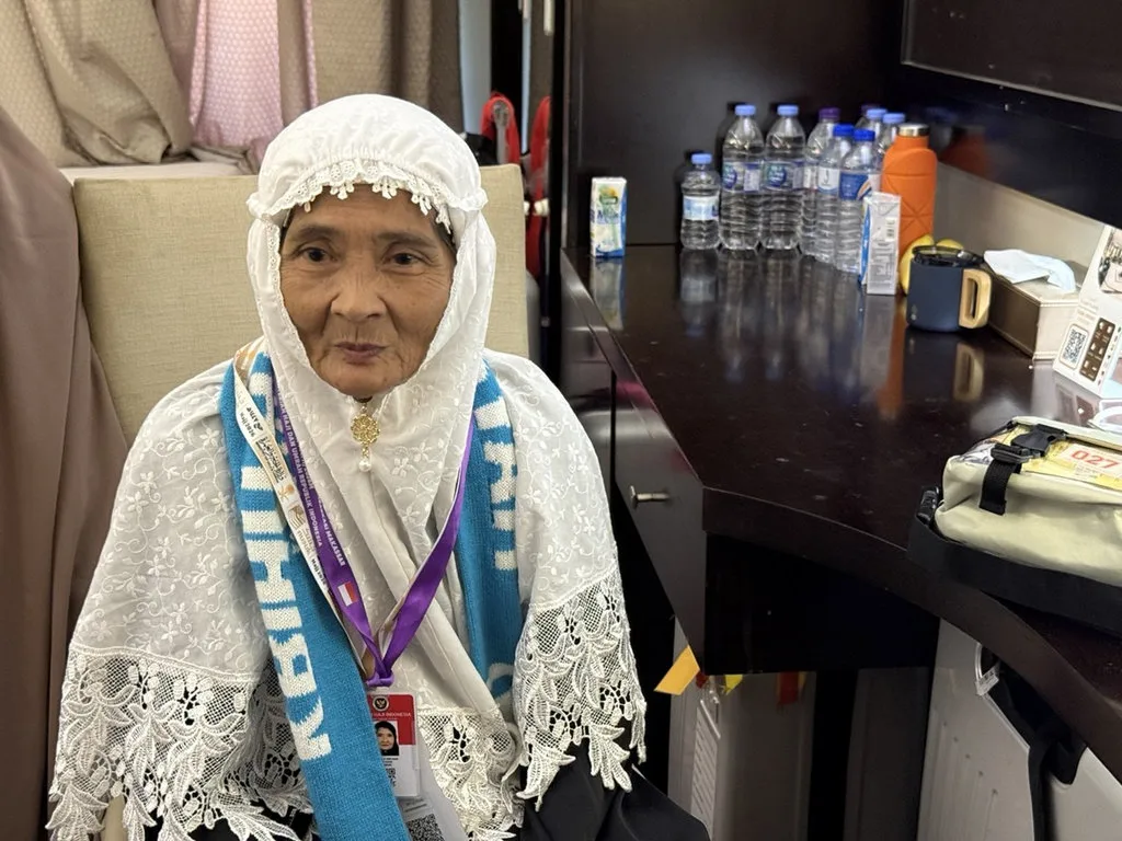 The Inspiring Journey of Nenek Jumaria: A 20-Year Pilgrimage to Hajj