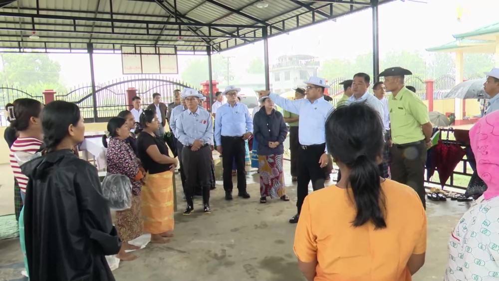 Kachin State CM encouraged flood-hit people