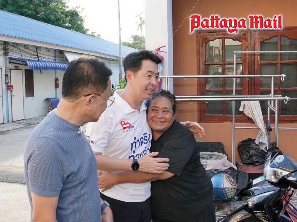 Pattaya Mayoral Hopeful Poramet Courts Baan Mankong Community Amidst Intensifying Election Race