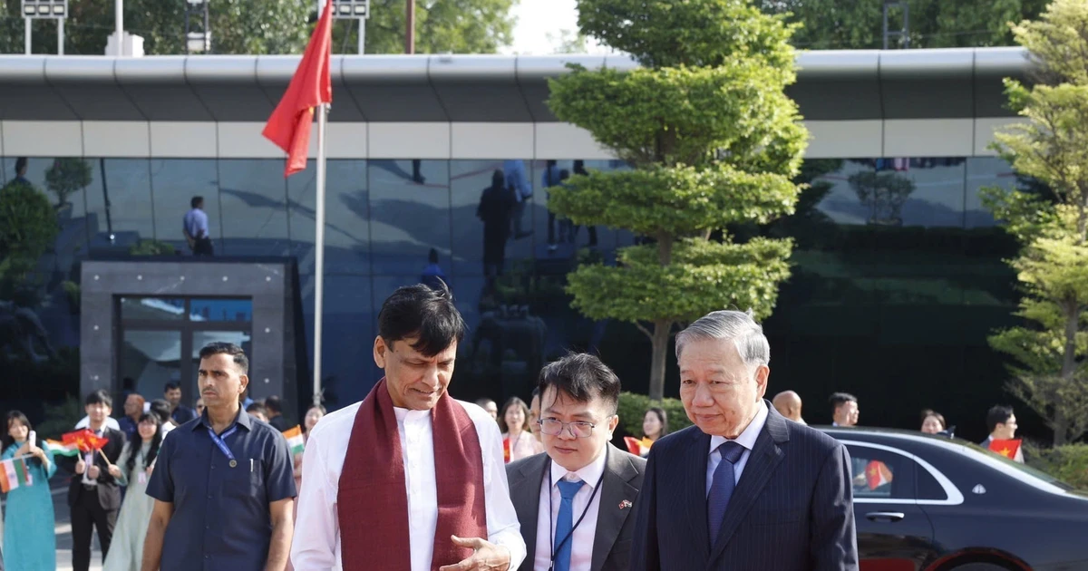 ベトナムのトー・ラム書記長兼国家主席、インド国賓訪問でムンバイへ移動