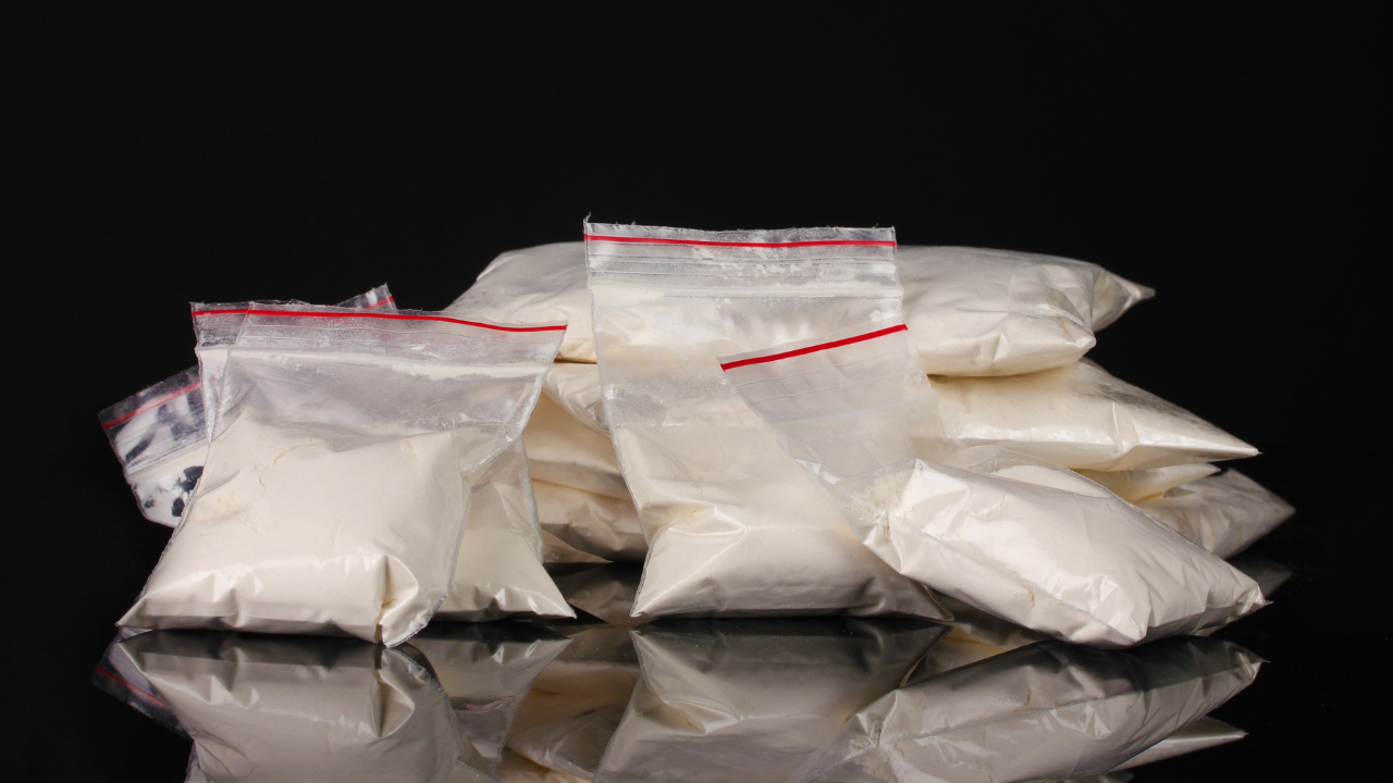 カラオカン市で違法薬物「シャブ」約170万ペソ相当押収、2人逮捕