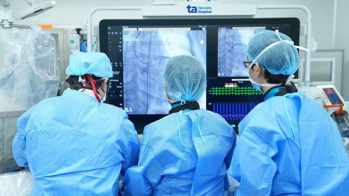 Vietnam Advances Minimally Invasive Heart Valve Replacement for Elderly Patients