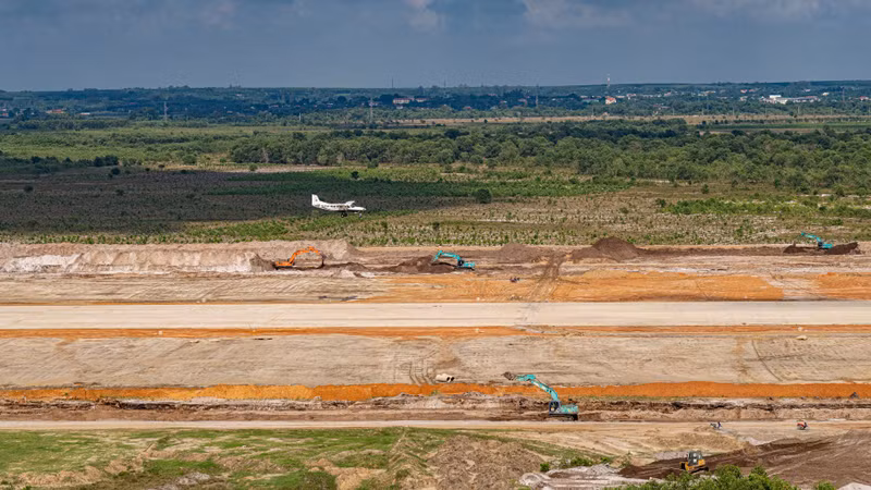ベトナム・クアンチ空港、初の技術飛行成功 地域開発の新たな起爆剤に