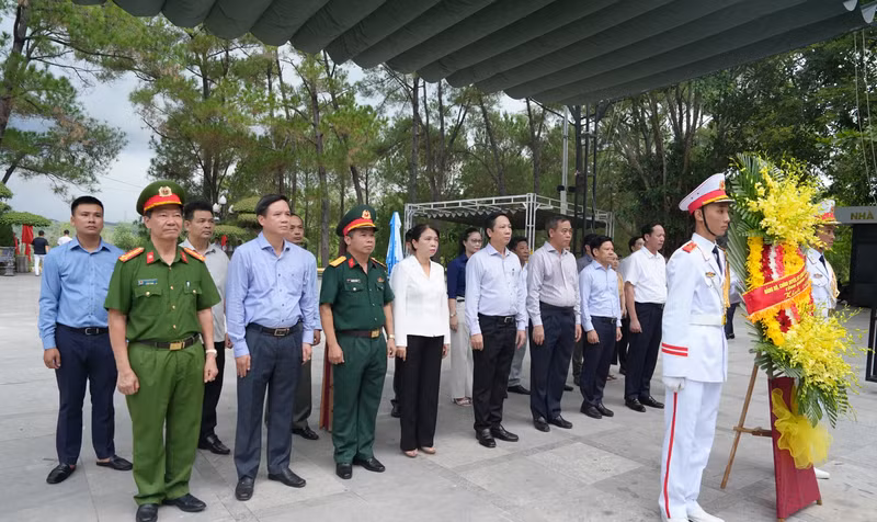 Quang Tri Province Honors Fallen Heroes in War Remembrance