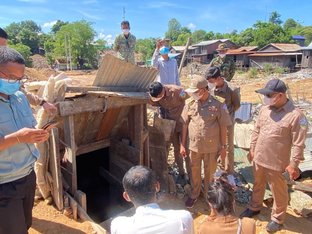 カンボジア:金採掘中の事故、貧困が招いた悲劇