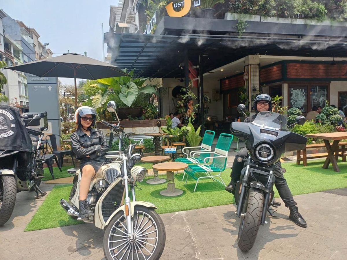 Celebrities Embark on Jakarta City Ride, Highlighting Social Contributions