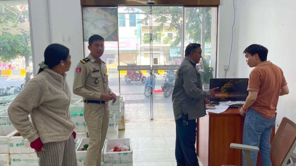 Phnom Penh Authorities Survey Foreign Residents in Tuol Kork District, No Online Scams Found