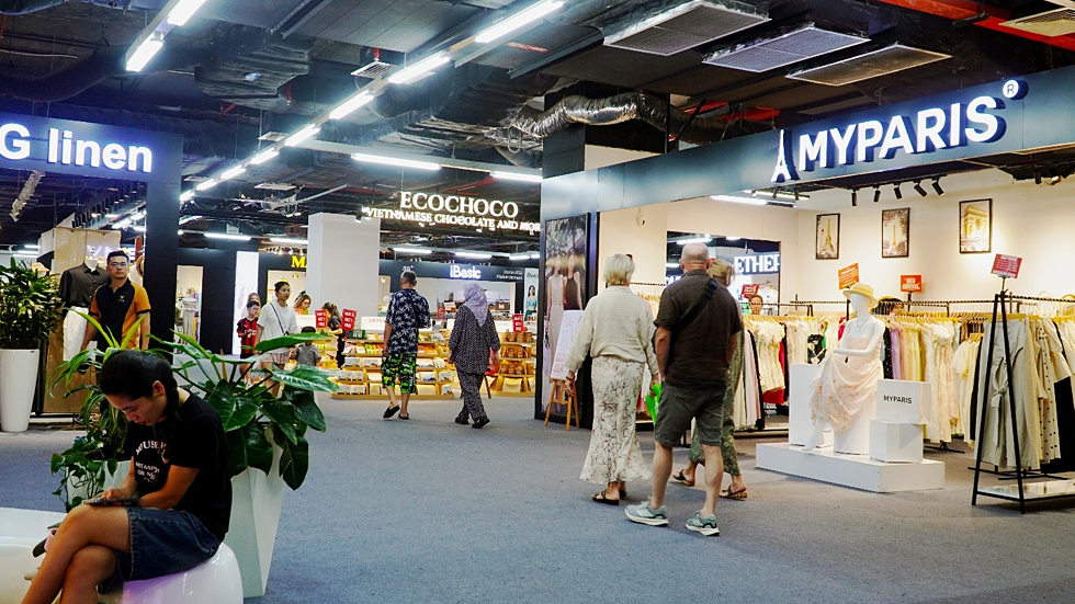Nha Trang Launches Specialized Shopping Zone for Tourists