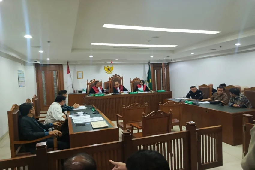 Bonatua's Lawsuit Against KPU and UGM Rector Postponed