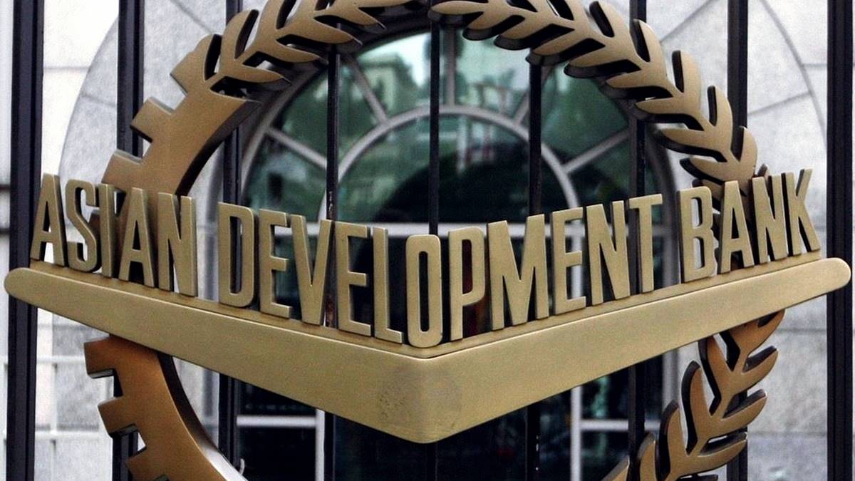 ADB Warns of Persistent Inflation, Slowing Growth in Thailand