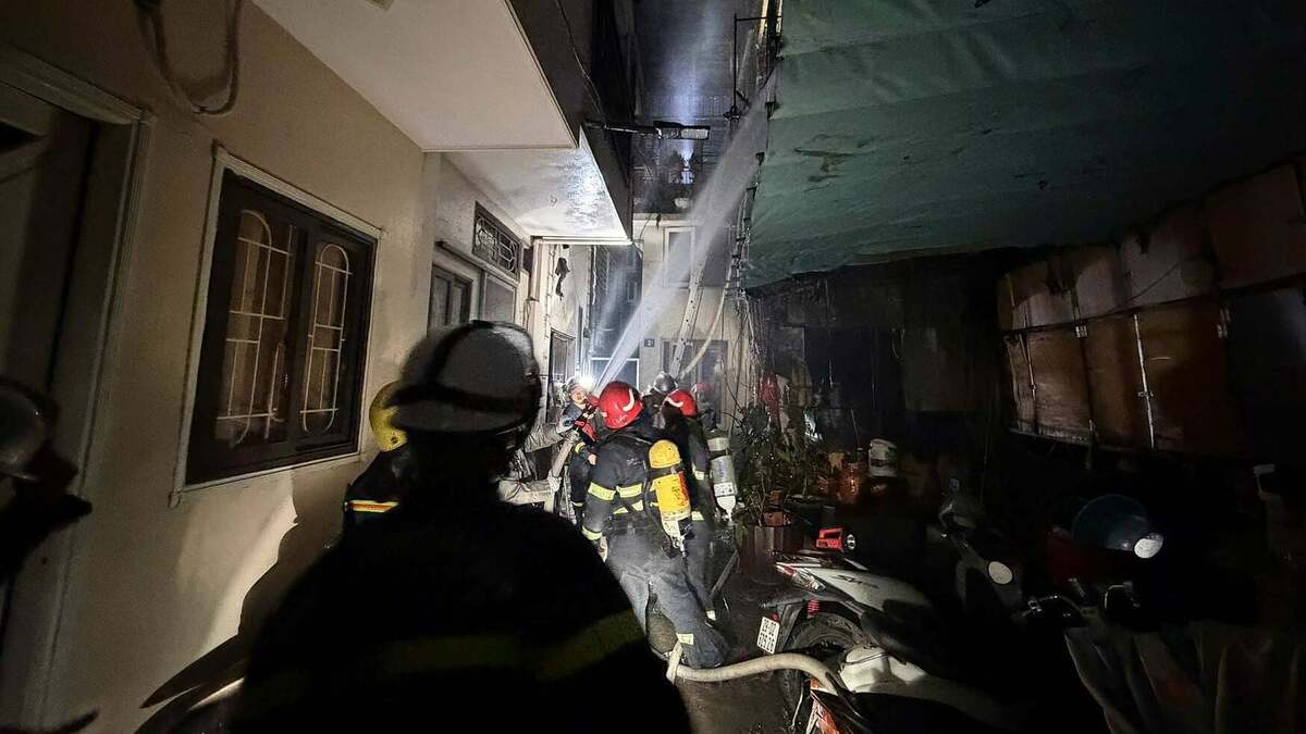 ハノイで住宅火災、5人死亡 - 消防隊の迅速な対応も