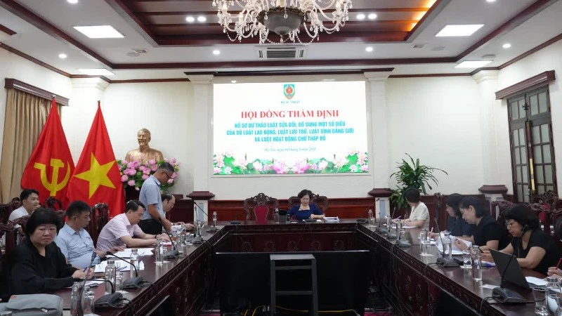 Vietnam Considers Making Vietnamese Cultural Day a Paid Public Holiday