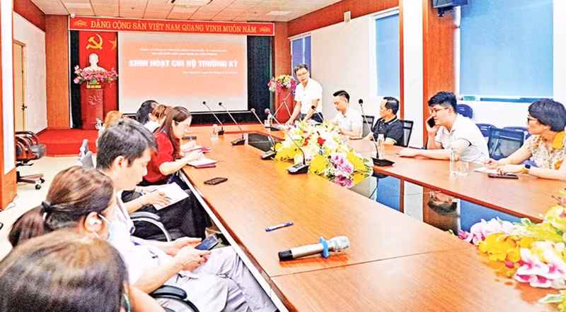 Vietnam Pushes for Stronger Party Organizations in Private Enterprises