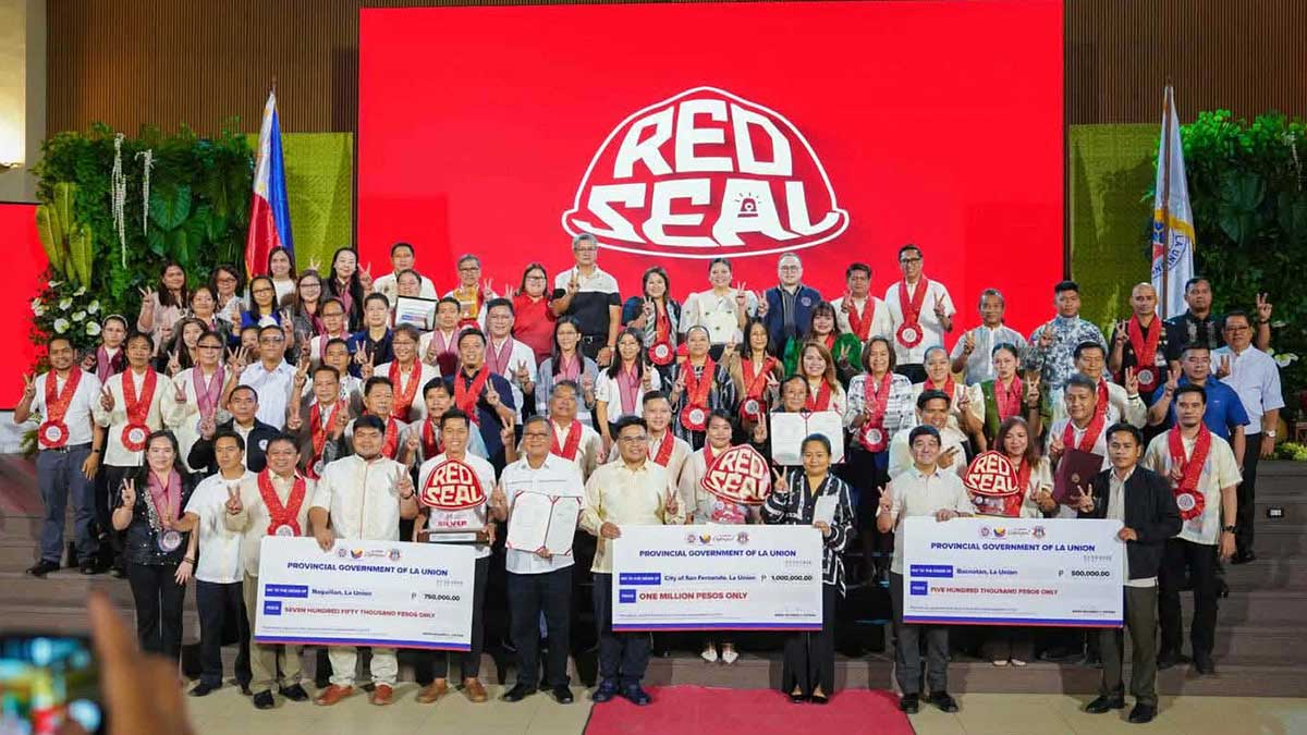 La Union Honors Top LGUs for Disaster Resilience