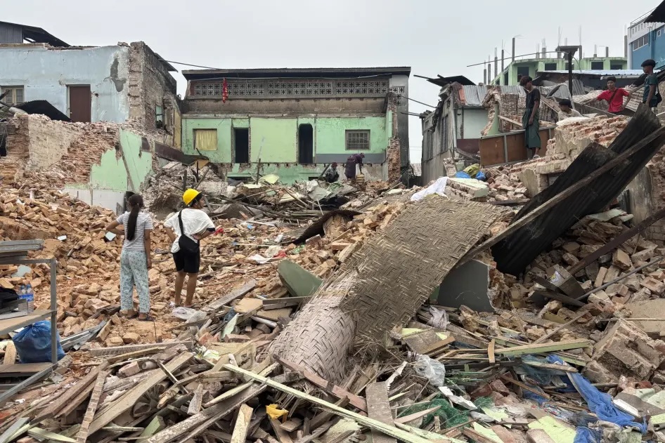 ミャンマー地震から1年、軍事政権が人道支援を妨害、空爆でさらなる苦難