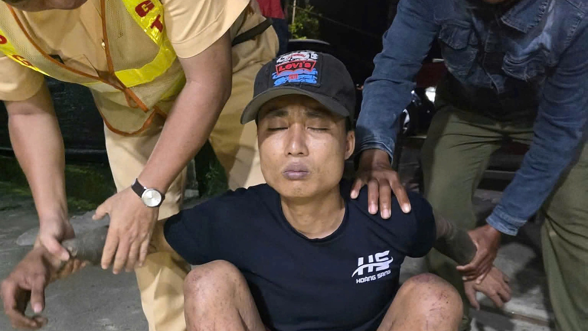 One of Four Escaped Prisoners in Southern Vietnam Apprehended
