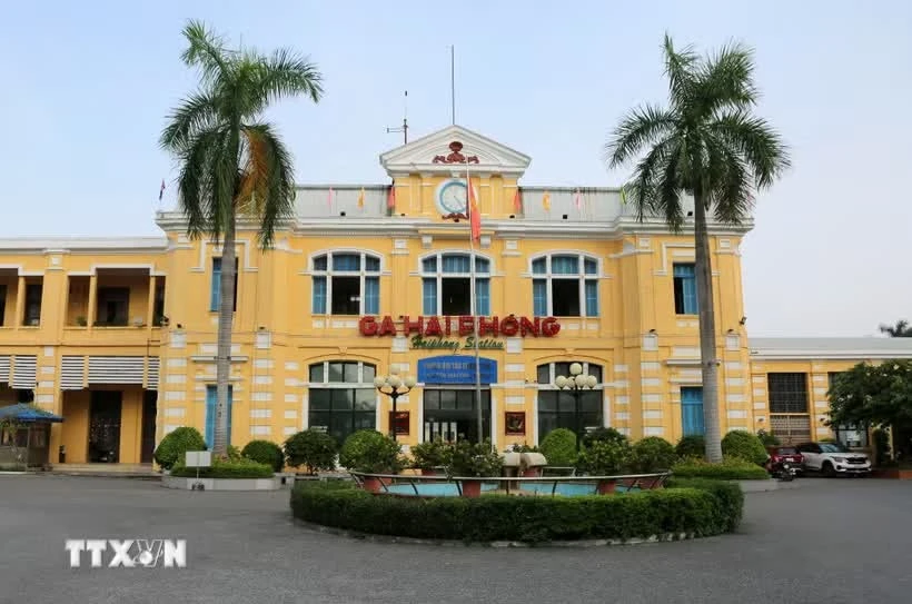 Vietnam to Pioneer New Growth Model Driven by Science and Technology