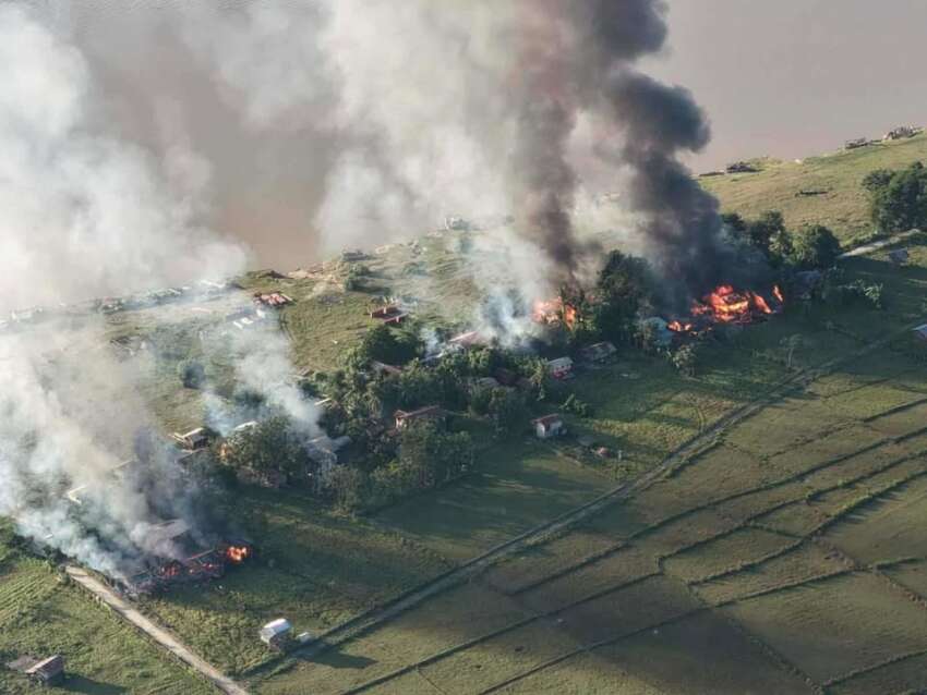 チャウトゥ地区では、軍縦隊により座位僧侶1名と教師1名を含む6名が殺害された