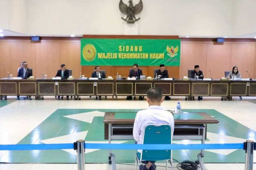巨額の賄賂を受け取ったインドネシアの裁判官、懲戒免職処分