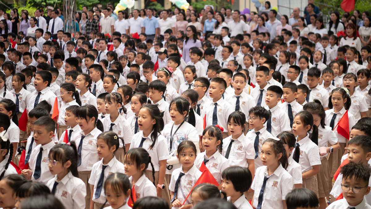ハノイ、学校統廃合で「超巨大校」誕生 - 1校6000人超