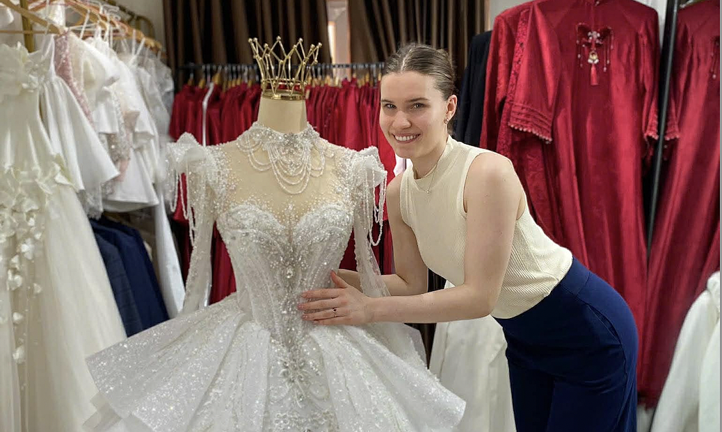 ベトナム、カスタムウェディングドレスで国際的な花嫁を魅了