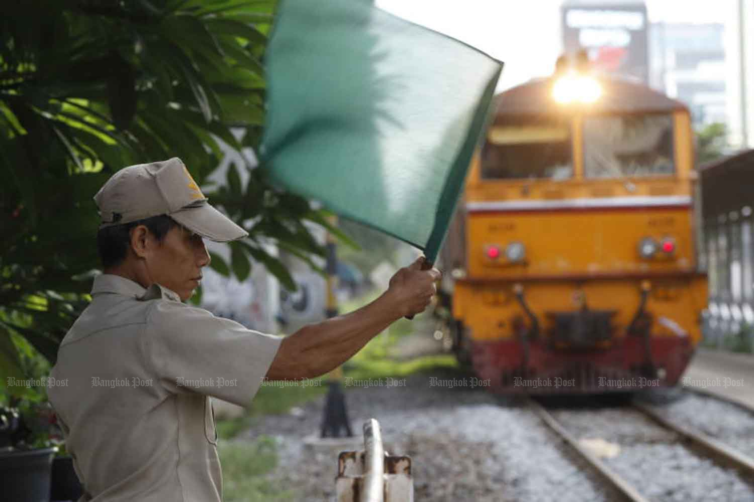 Automatic Train Braking System to be Installed at Bangkok's Most Dangerous Level Crossing