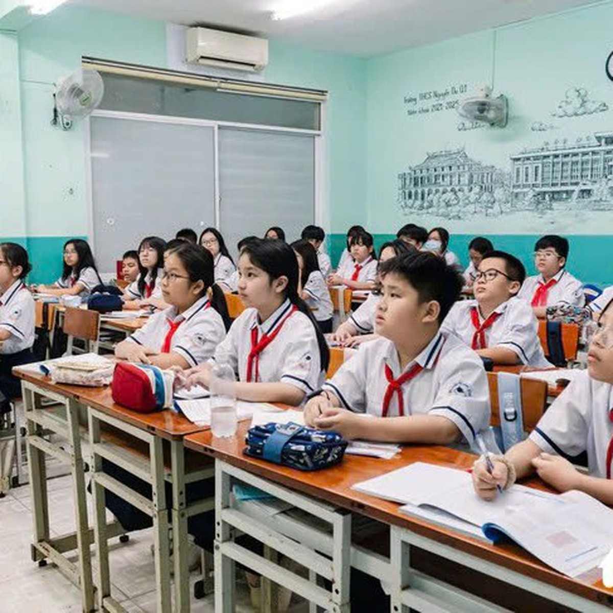 Ho Chi Minh City Schools Streamline Aftermath of Mergers, Focus on Boarding and Meal Services
