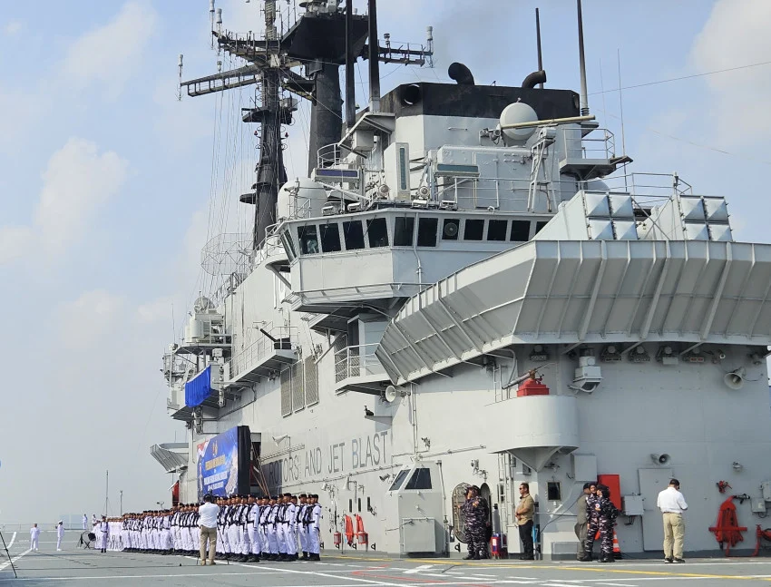 インドネシア海軍、旧イタリア空母を「スリウィジャヤ」と命名
