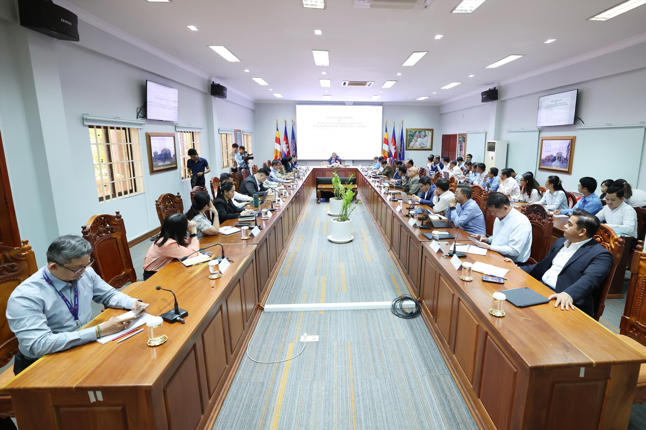 Cambodia Clarifies Roles in Information and Telecommunications Sectors
