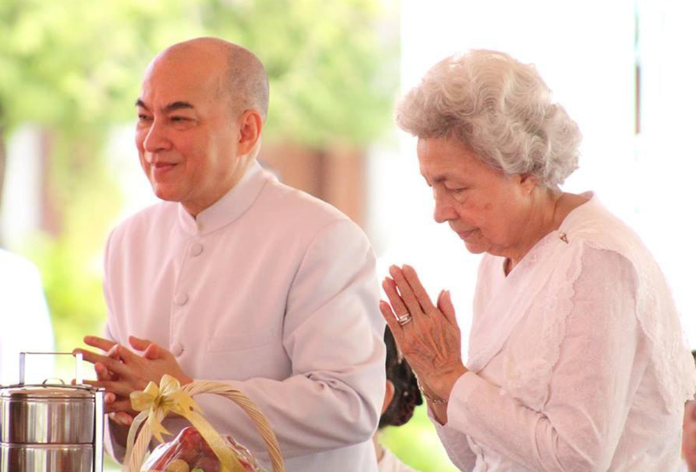King Calls for Unity and Cultural Preservation During Pchum Ben Festival