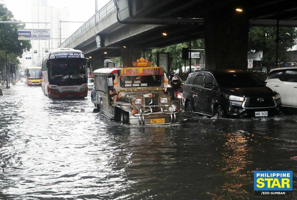 Metro Manila Hit by Floods Again Amidst Light to Moderate Rains