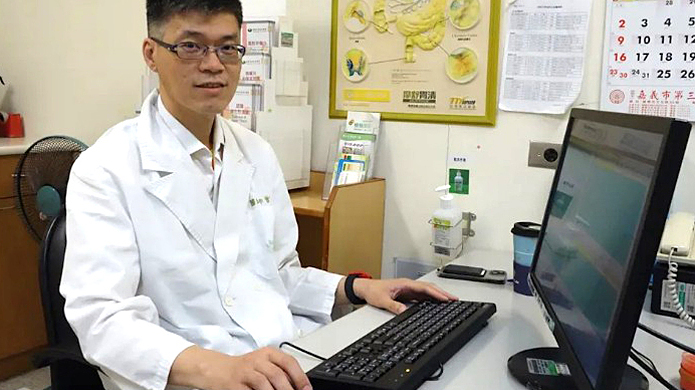 Cola Used to Dissolve Stomach Bezoar, Saving 86-Year-Old Man With Non-Invasive Treatment
