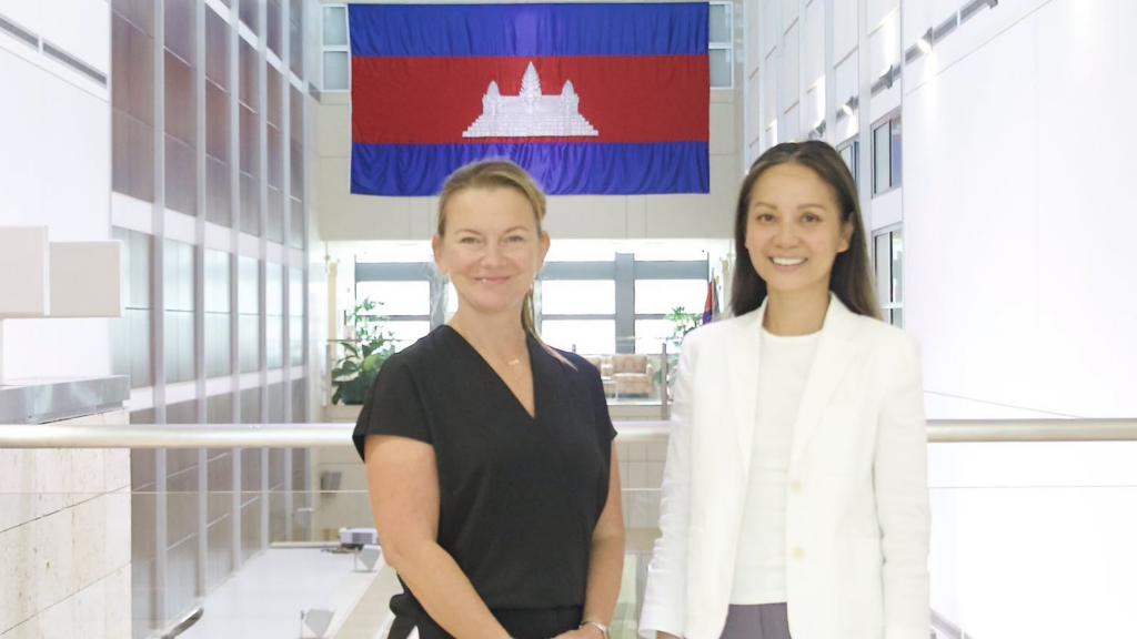 Cambodia Envoy Discusses Border Issues, Investment with US Embassy Representative