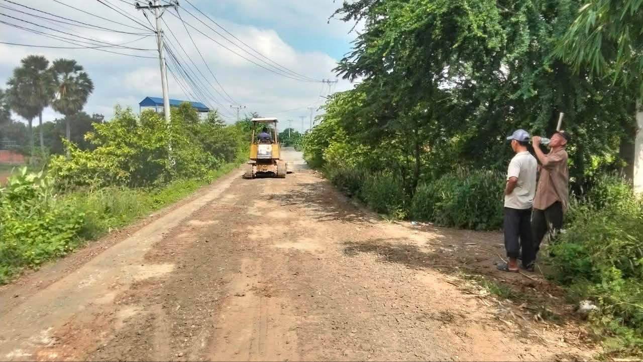 Road Repair in Phnom Penh Outskirts Eases Commutes for Residents