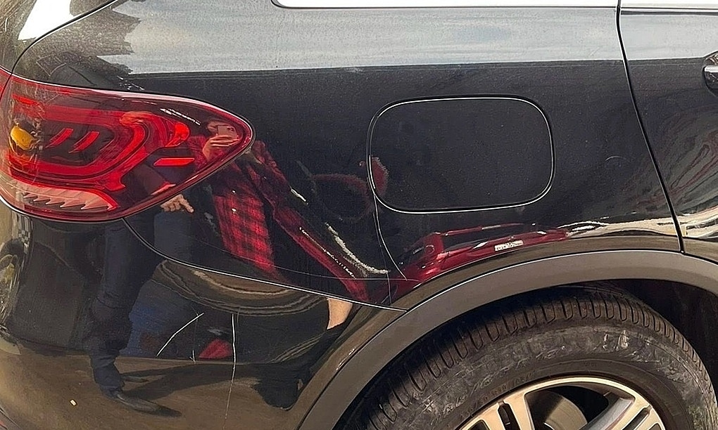 Hanoi woman indicted for scratching Mercedes blocking her driveway