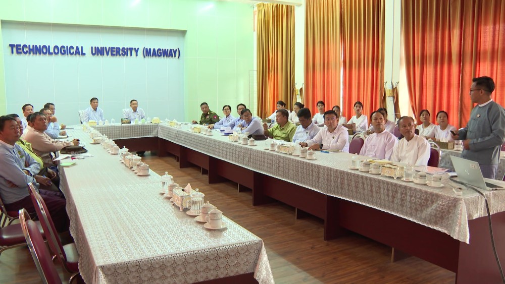 Science and Technology : Union Minster visits institutions under the ministry