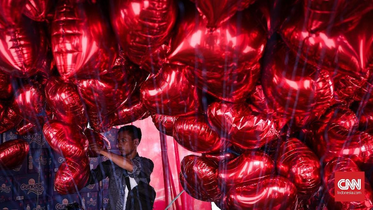 Gas Balloon Explodes During Cooperative Day Celebration in Bali, 11 Injured