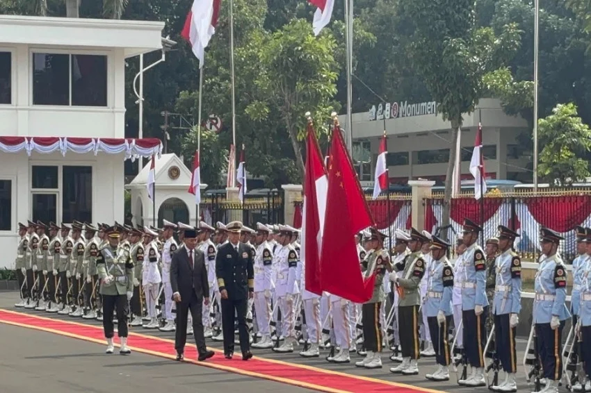 インドネシア国防相、中国国防相と会談 防衛協力協議