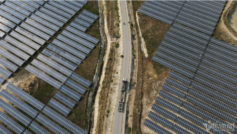 Vietnam's Renewable Energy Giants Struggle: Debt Burdens and Interest Costs Drive Divergent Earnings