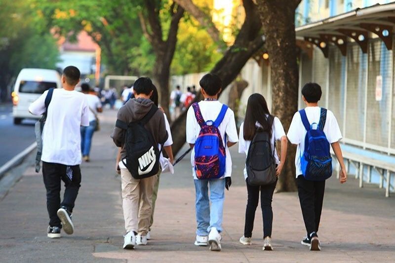 Marcos signs law prioritizing poorest students for college subsidies