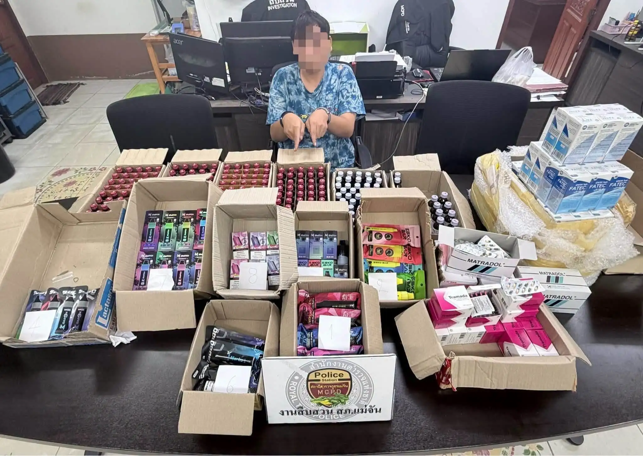 チェンライで違法電子タバコ販売の男逮捕、学校周辺で摘発