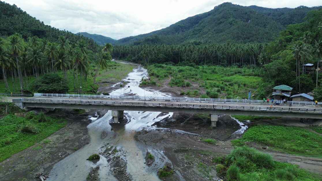 ダバオ・オクシデンタル、土砂崩れで川が堰き止められ住民避難